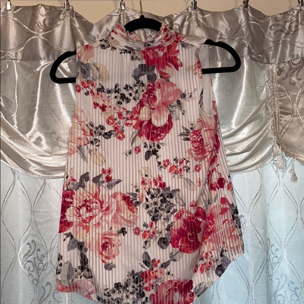 🌸EUC flowy summer tank top